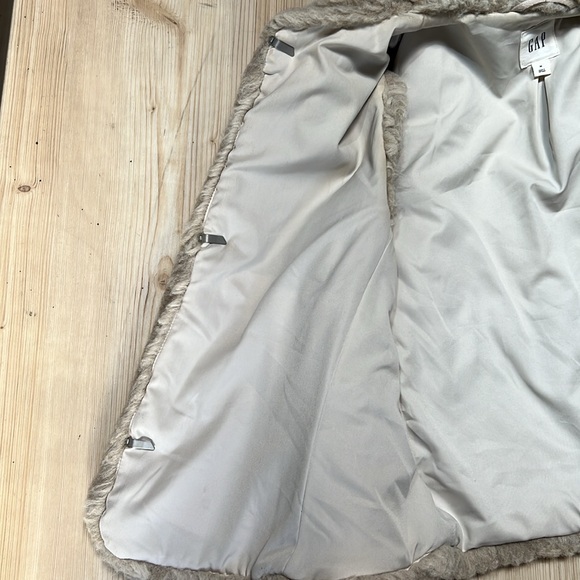 Gap Sheep Vest - Picture 9 of 14